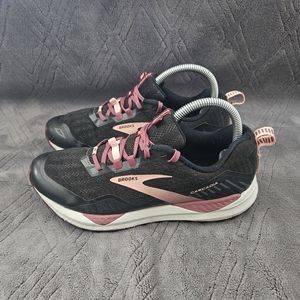 Brooks Cascadia 15 Womens Sz 8.5D Wide Trail Running Shoes Athletic Sneakers.